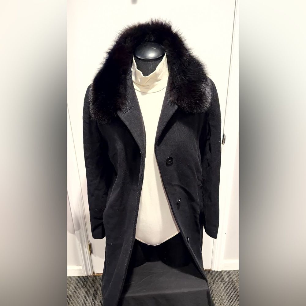 Elegant Black Fur-Collar Women's Coat